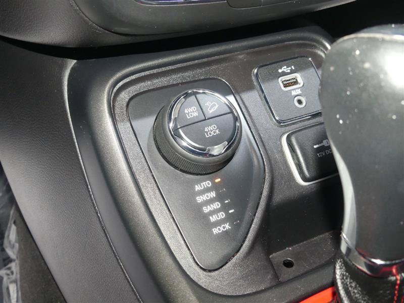 Used 2021 Jeep Compass Trailhawk AWD/4WD image 37