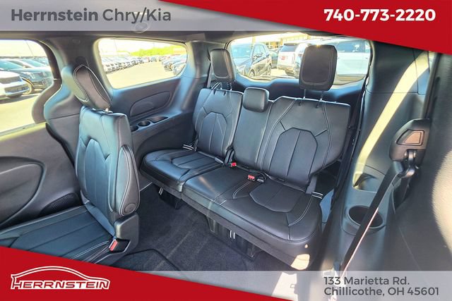 New 2027 Chrysler Pacifica Select FWD image 24