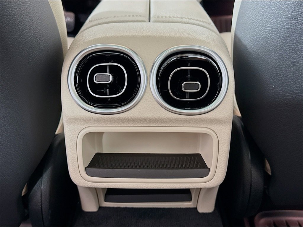 Used 2025 Mercedes-Benz C 300 4MATIC Sedan image 26