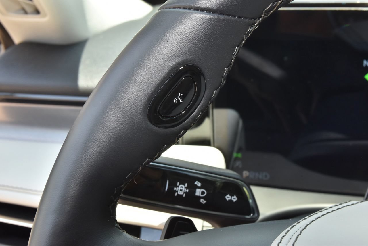 Certified 2026 Lincoln Aviator AWD image 24