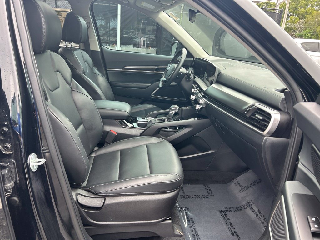 Used 2025 Kia Telluride S FWD image 23