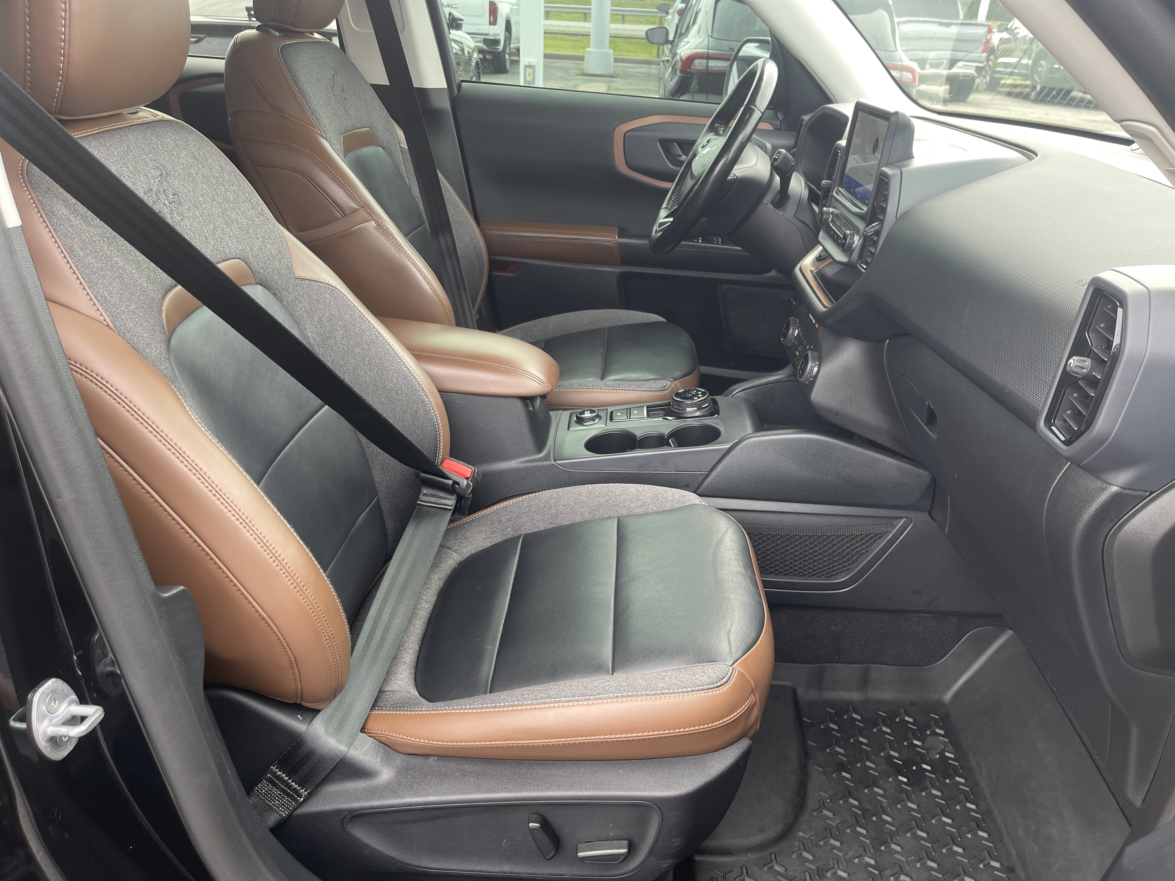 Used 2022 Ford Bronco Sport Outer Banks w/ Tech Package AWD/4WD image 16