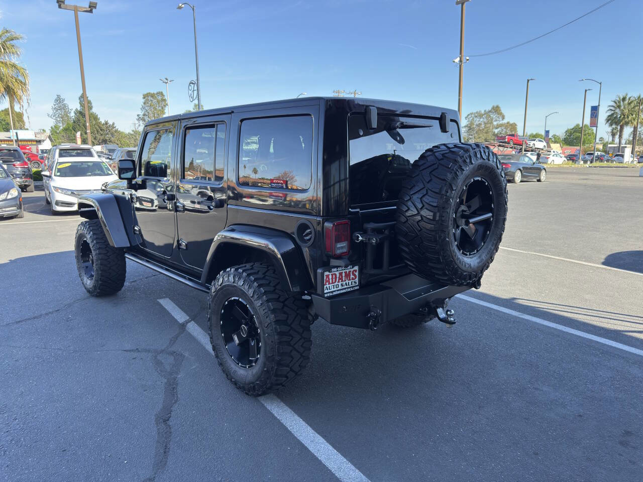 Used 2014 Jeep Wrangler Unlimited Sahara w/ Connectivity Group image 5