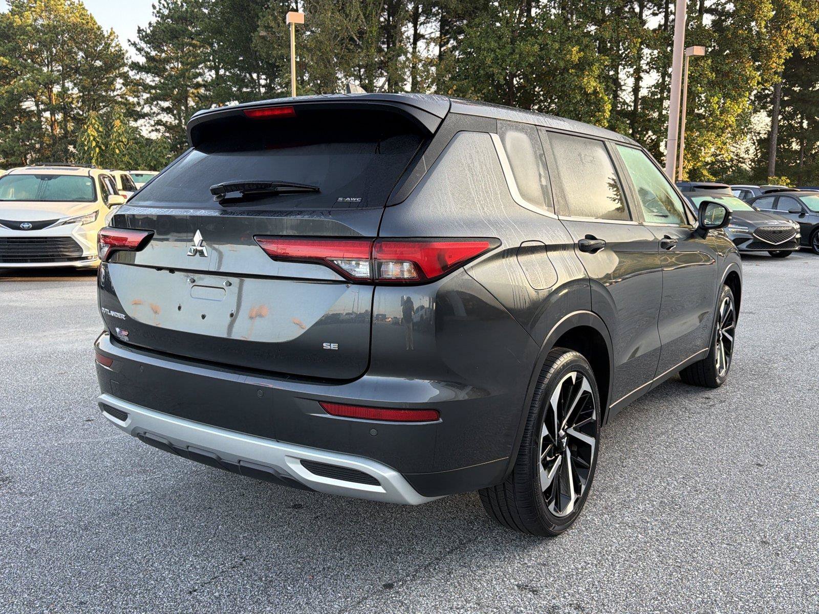 Used 2024 Mitsubishi Outlander SE AWD/4WD image 5