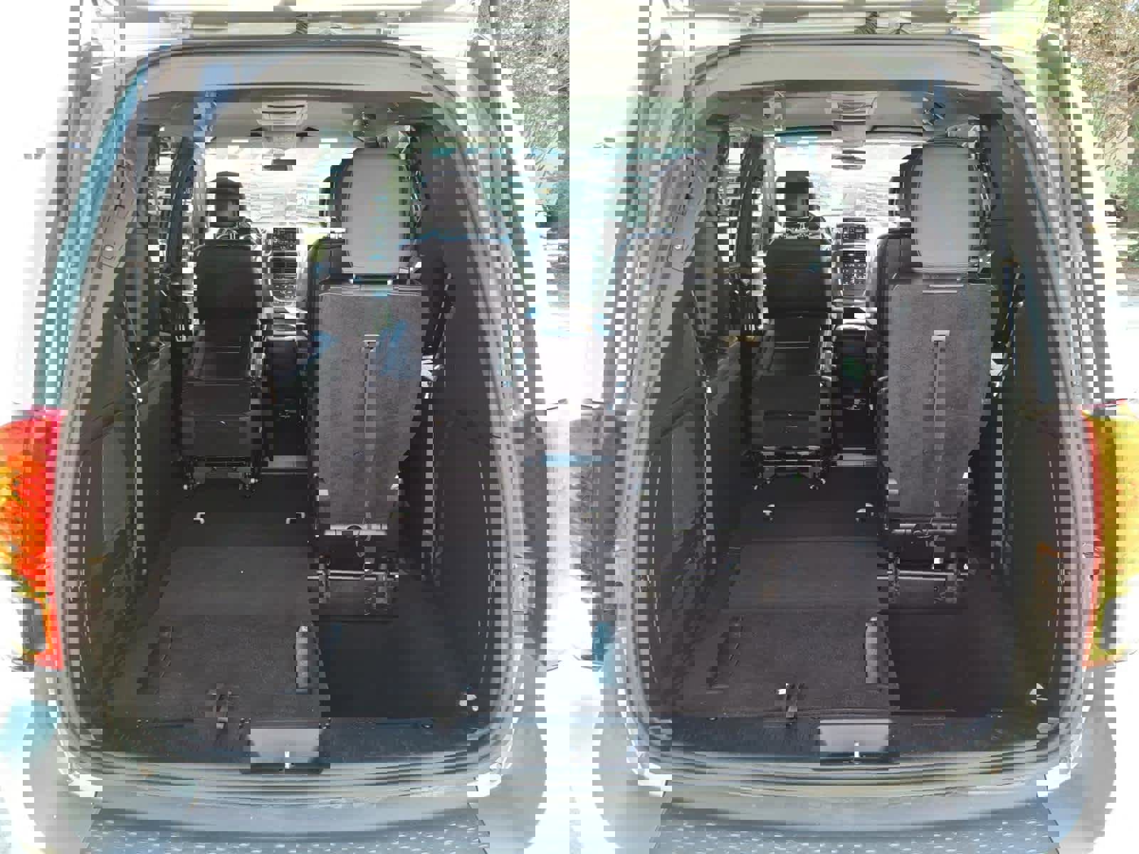 Used 2016 Dodge Grand Caravan R/T image 26