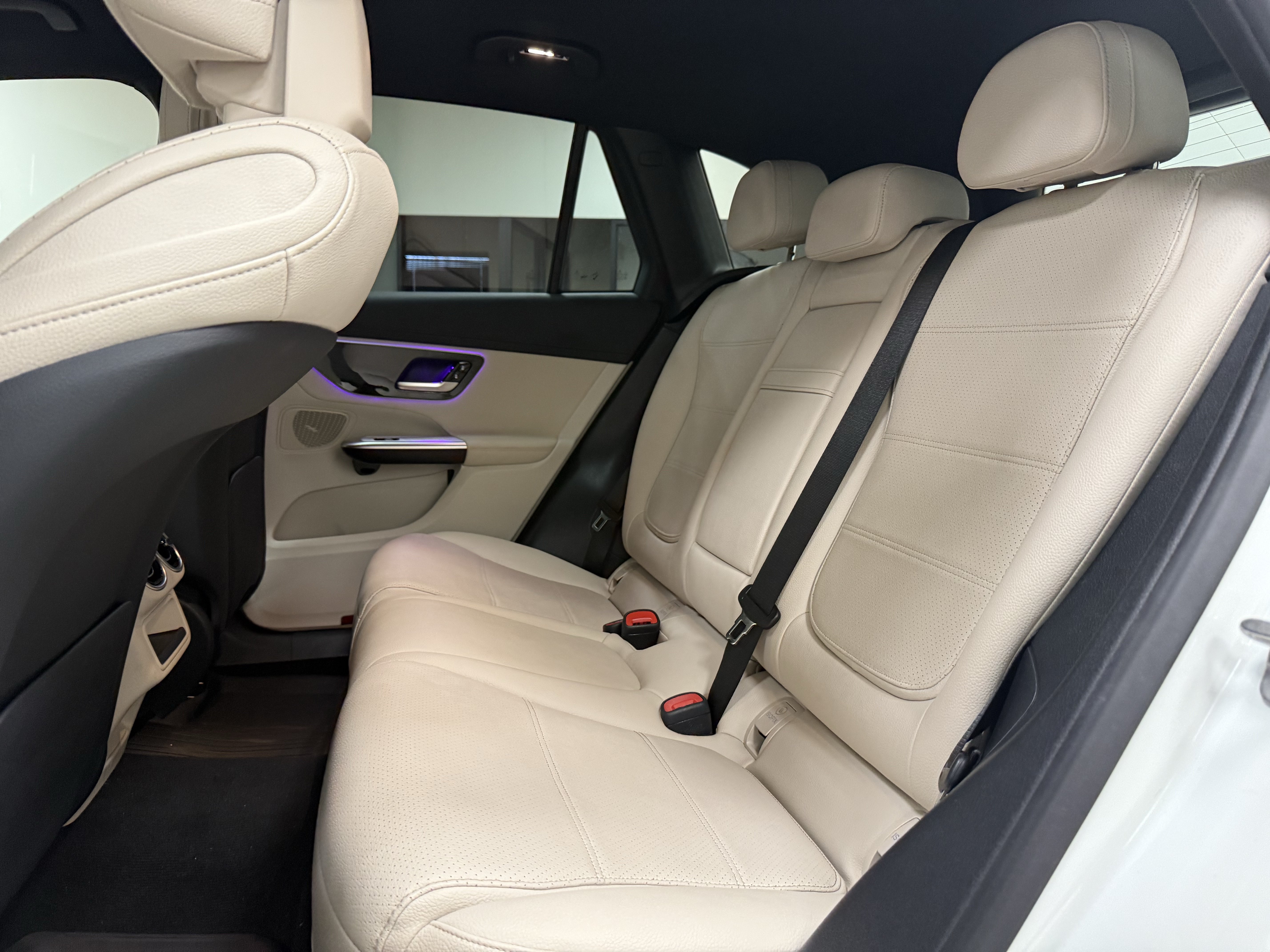Used 2024 Mercedes-Benz GLC 300 4MATIC image 18