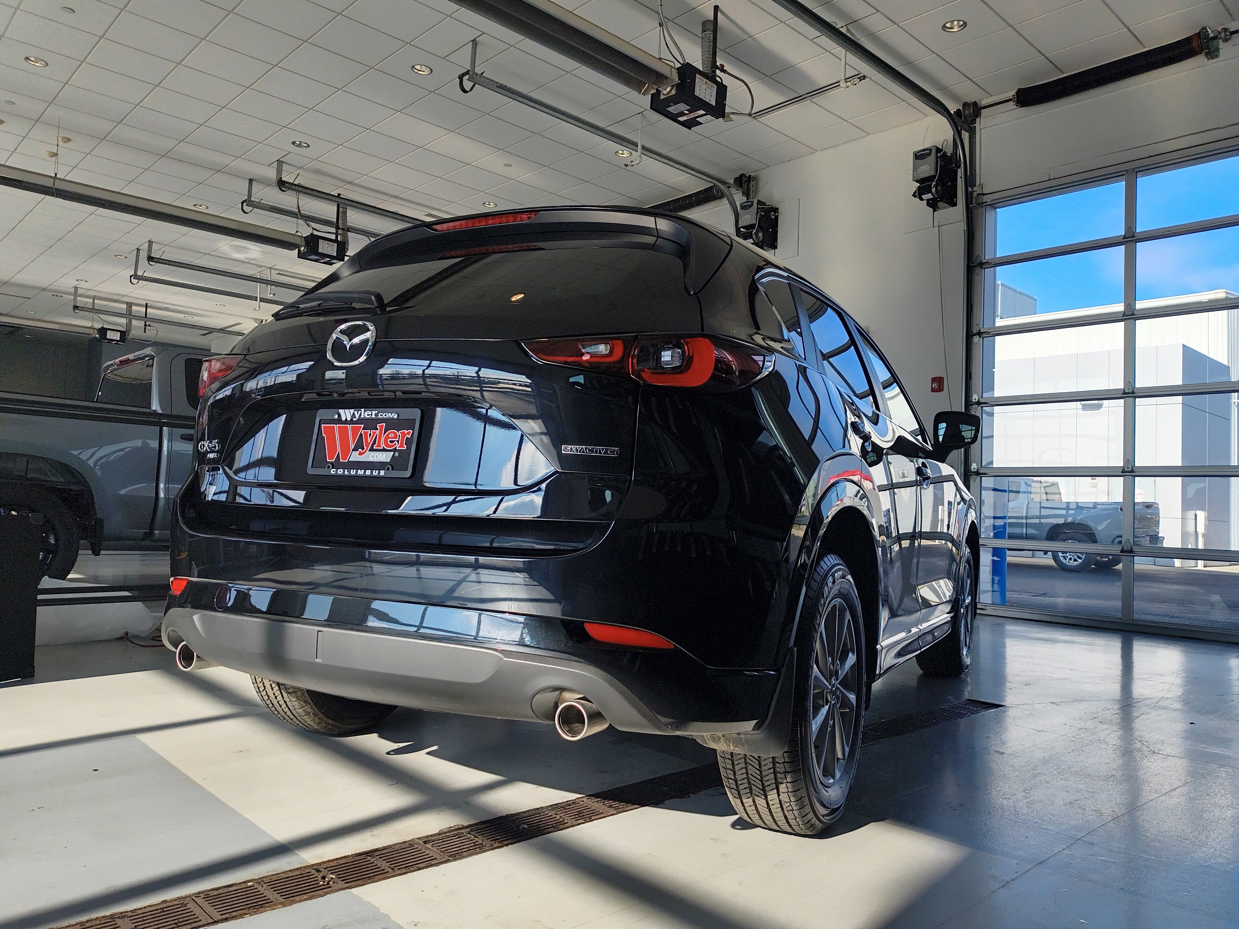 Used 2025 MAZDA CX-5 AWD 2.5 S w/ Preferred Package image 4