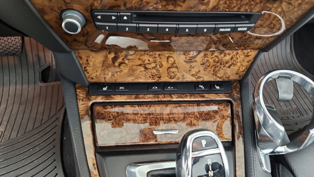 Used 2010 BMW 650i Convertible RWD image 24