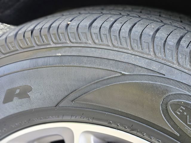 Used 2023 Buick Enclave Essence image 11