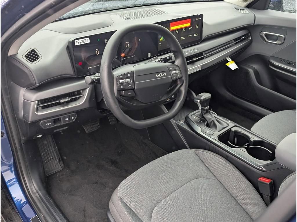 New 2025 Kia K4 LXS image 12