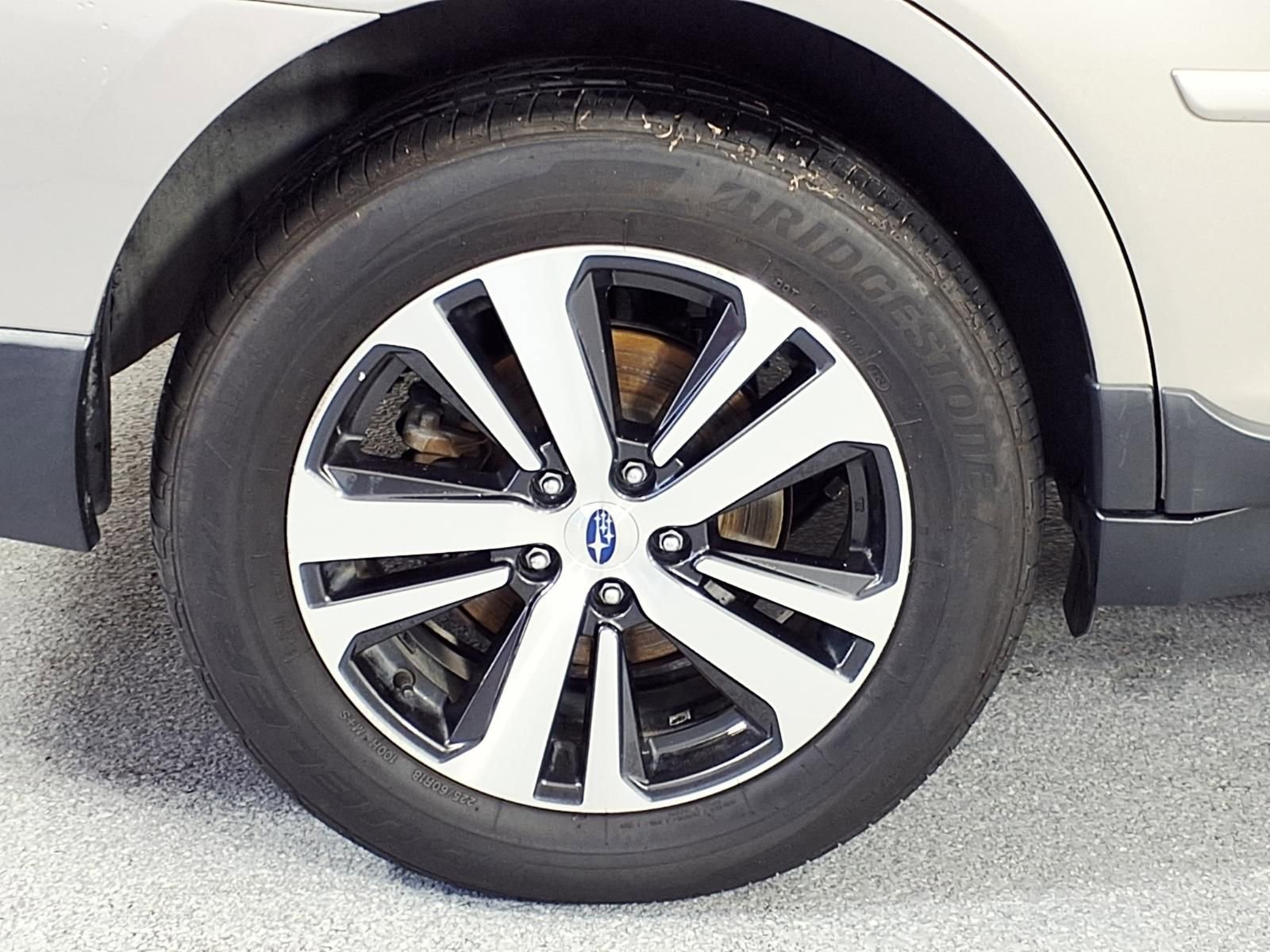 Used 2019 Subaru Outback 2.5i Limited AWD/4WD image 4
