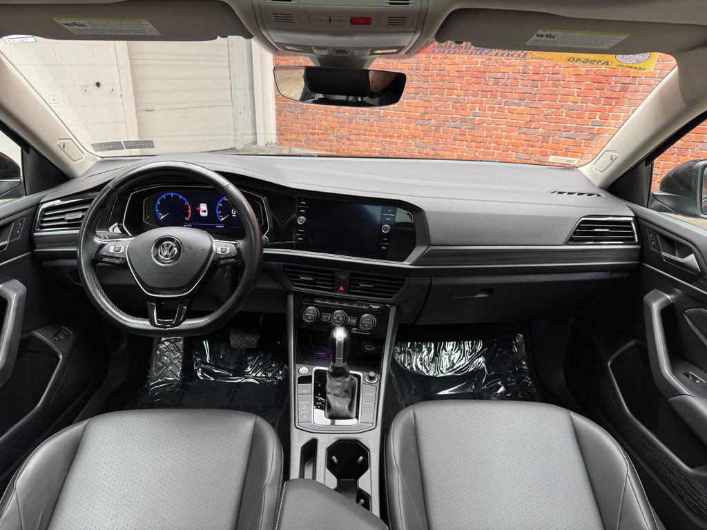 Used 2019 Volkswagen Jetta SEL w/ Cold Weather Package FWD image 12