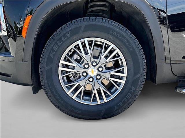 Used 2025 Chevrolet Traverse LT FWD image 10