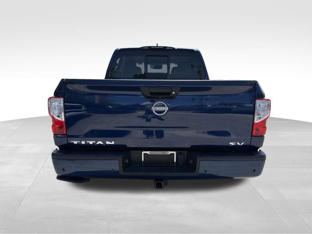 Used 2024 Nissan Titan SV w/ SV Convenience Package image 7