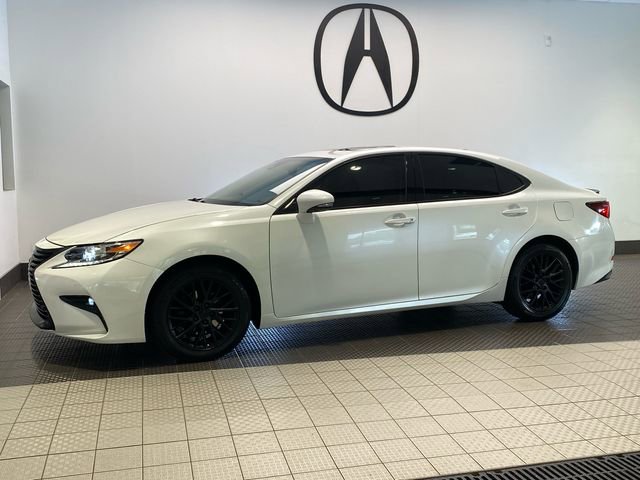 Used 2016 Lexus ES 350 w/ Luxury Package w/Wood Trim FWD image 3