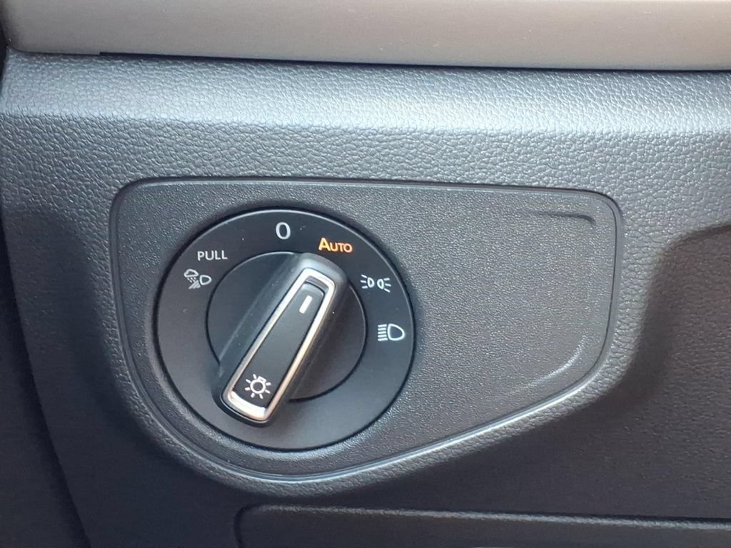 Used 2021 Volkswagen Atlas SE FWD image 26