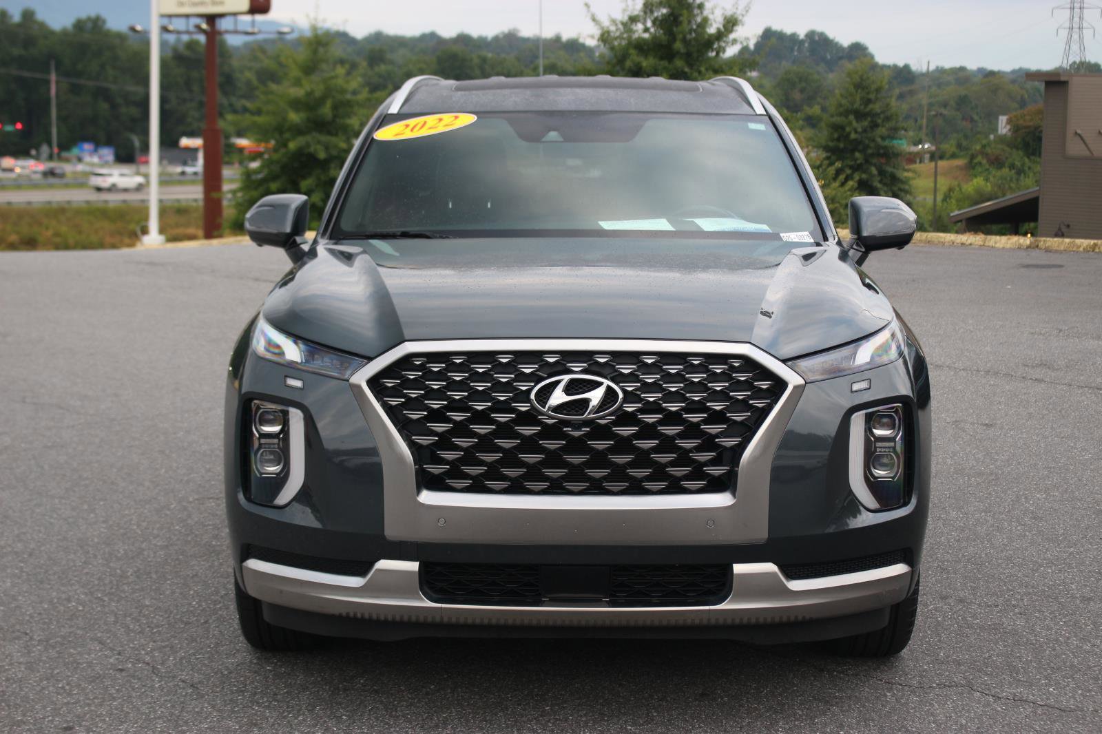 Used 2022 Hyundai Palisade Calligraphy w/ Winter Package image 2