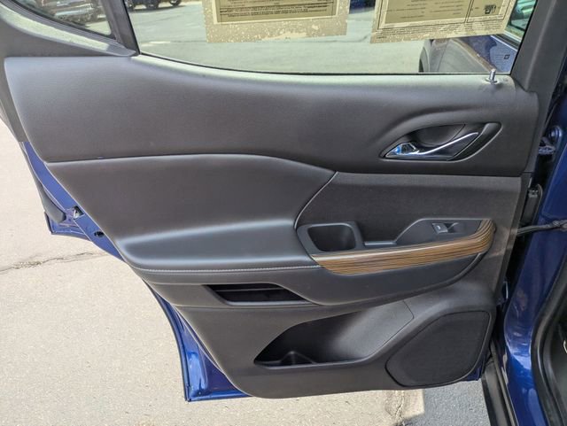 Used 2023 GMC Acadia SLE w/ Driver Convenience Package image 28