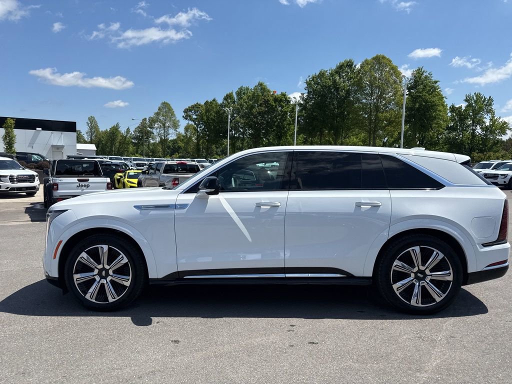 Used 2025 Cadillac Escalade IQ Luxury 2 AWD/4WD image 2