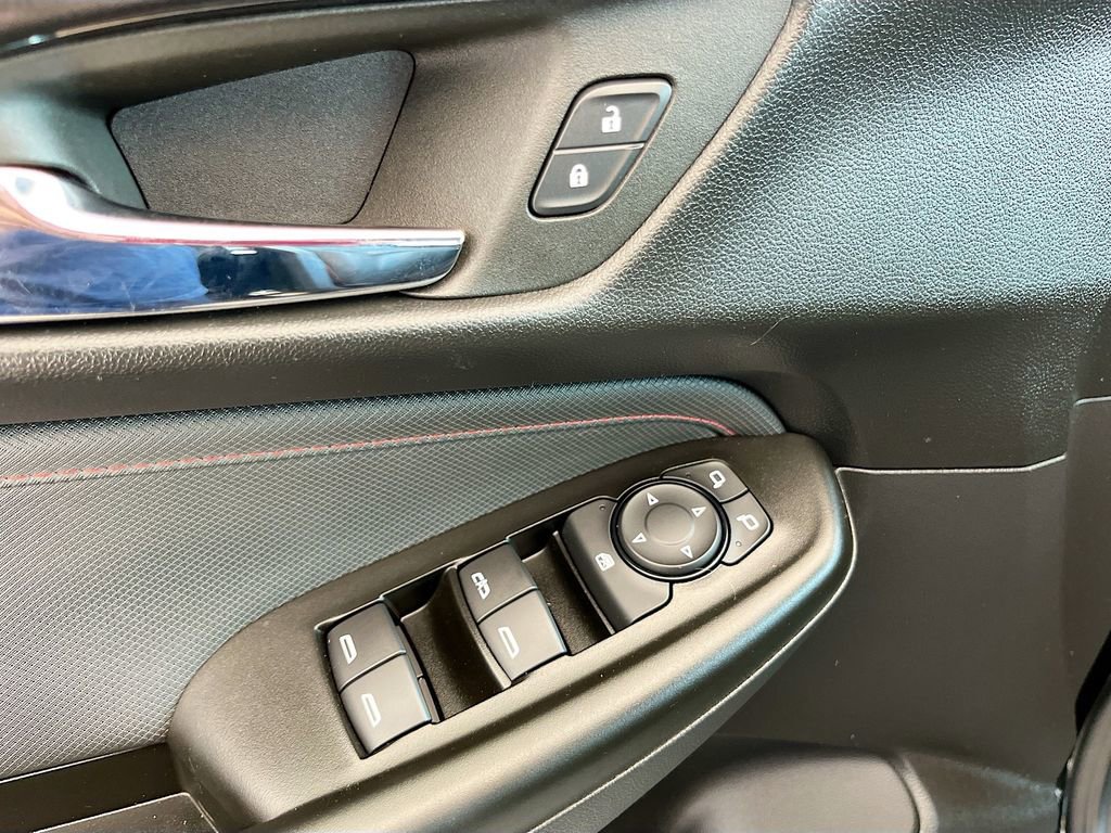 Used 2024 Chevrolet TrailBlazer RS w/ Driver Confidence Package image 17