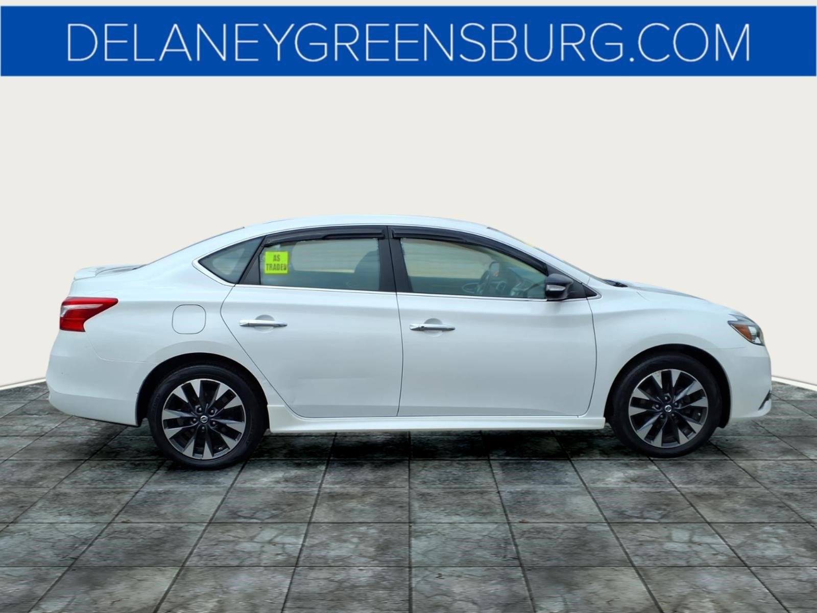 Used 2016 Nissan Sentra SR image 2