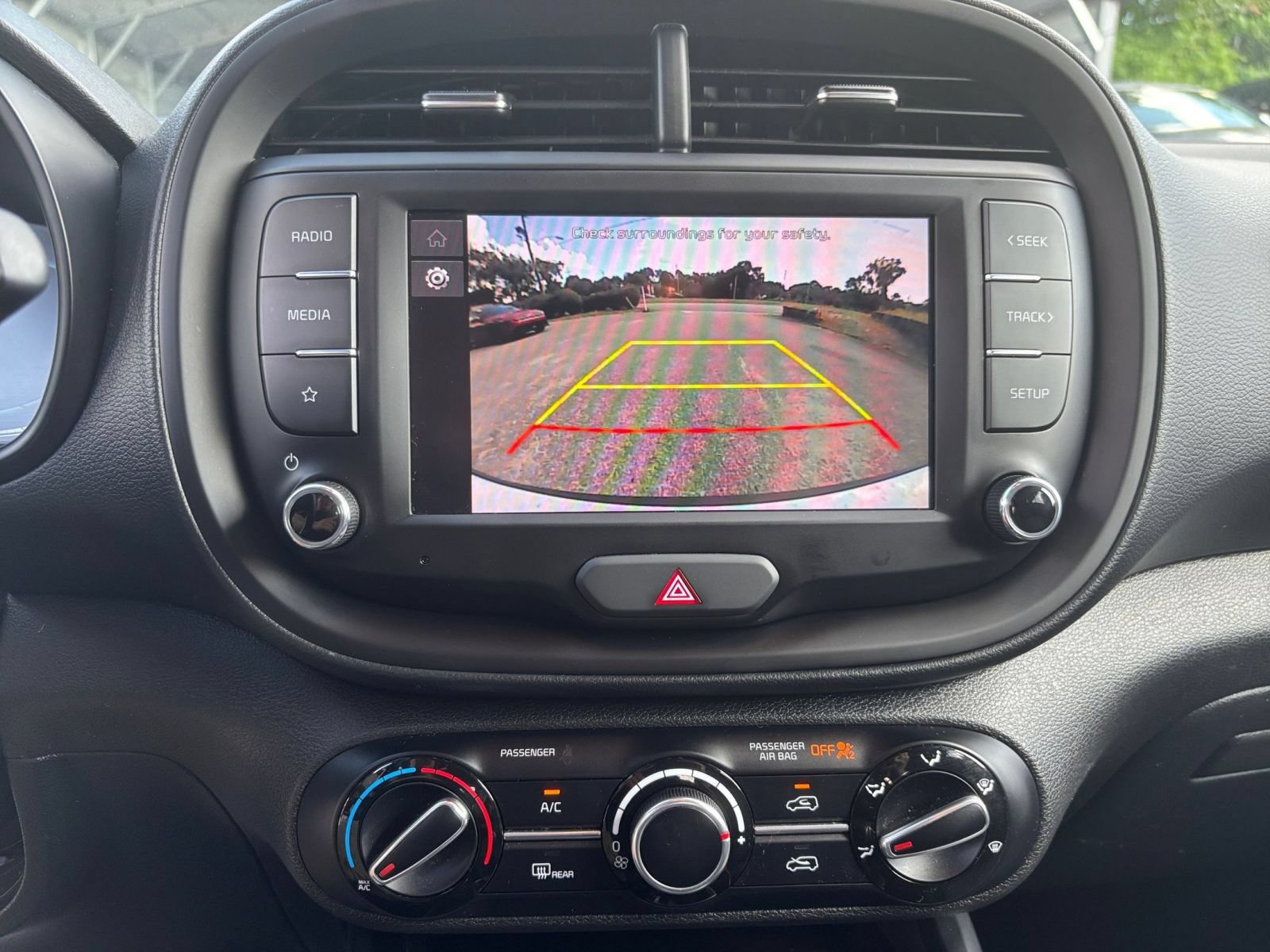 Used 2025 Kia Soul LX w/ LX Technology Package FWD image 17