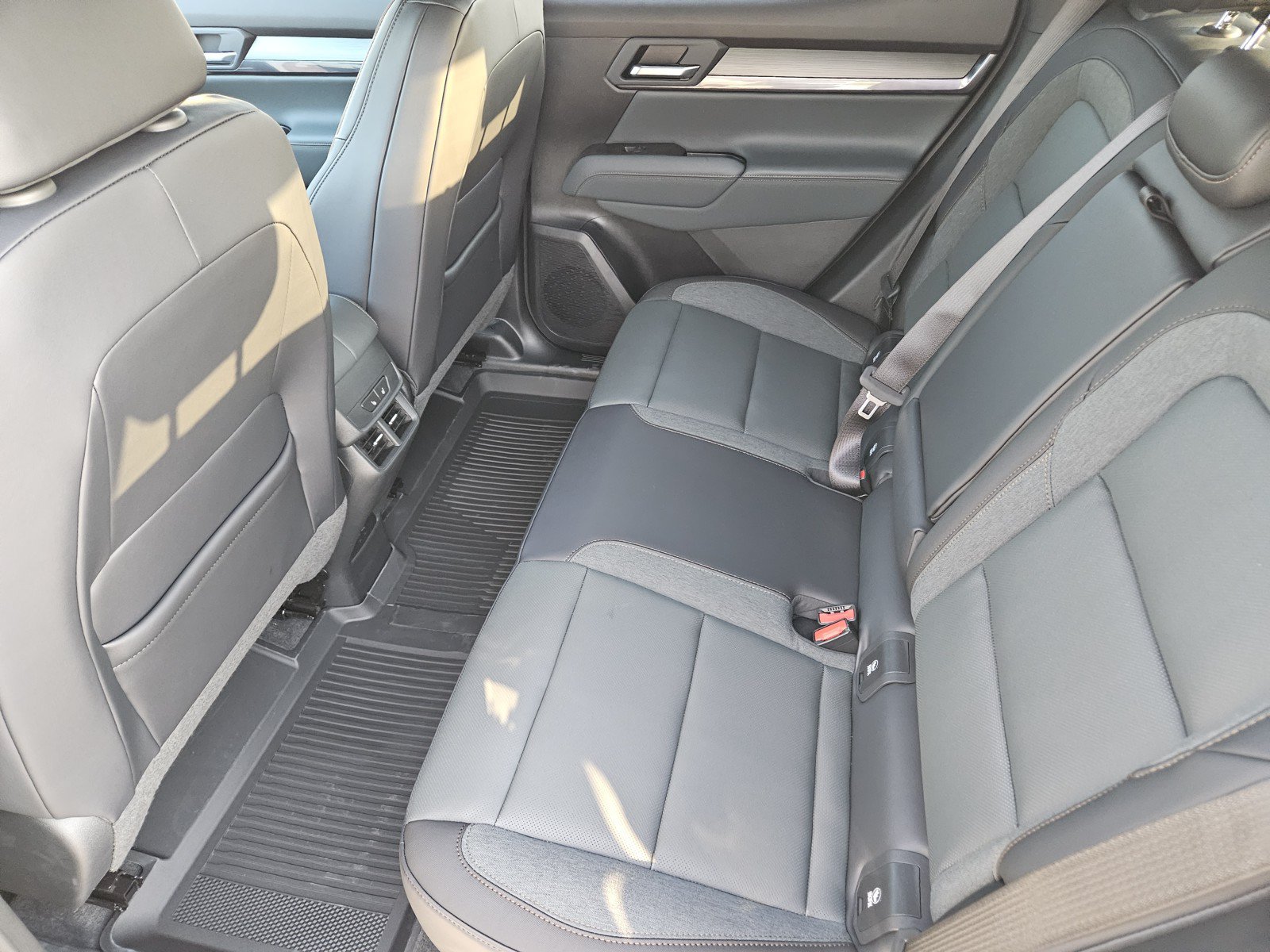 New 2027 GMC Terrain AT4 w/ Convenience Package III AWD/4WD image 19