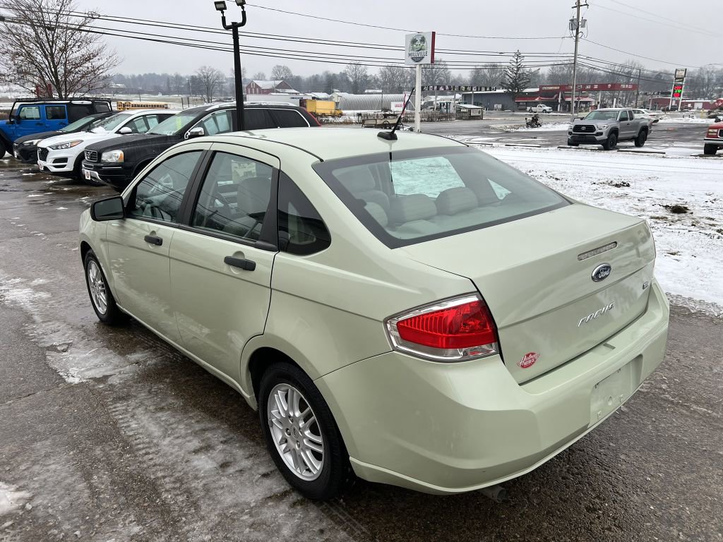 Used 2011 Ford Focus SE image 16