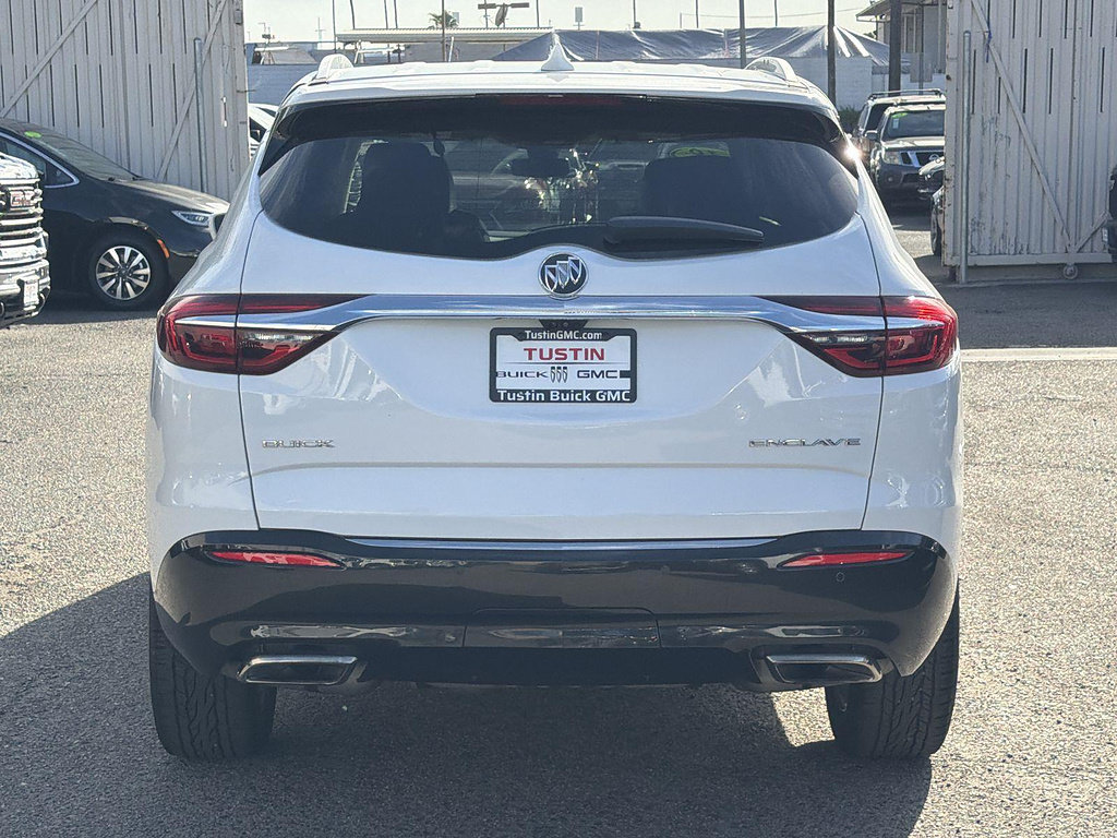 Used 2018 Buick Enclave Premium w/ LPO, Cargo Package FWD image 6