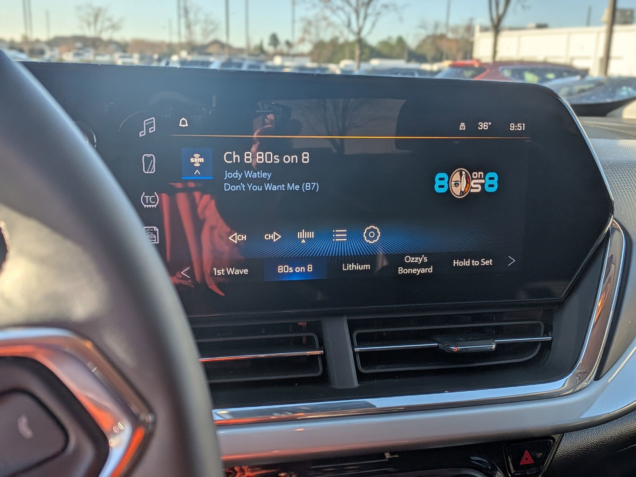 Used 2025 Chevrolet Trax LT w/ LT Convenience Package image 26