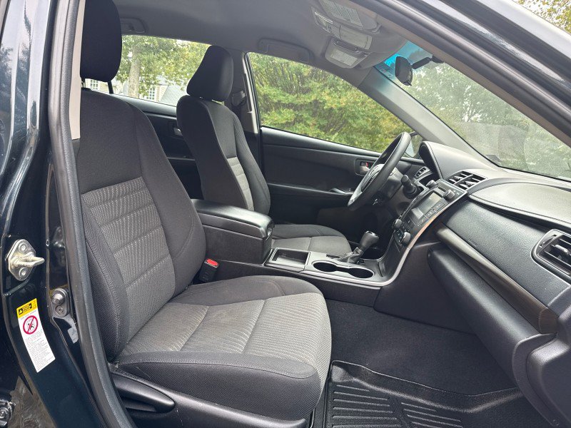 Used 2015 Toyota Camry LE FWD image 26