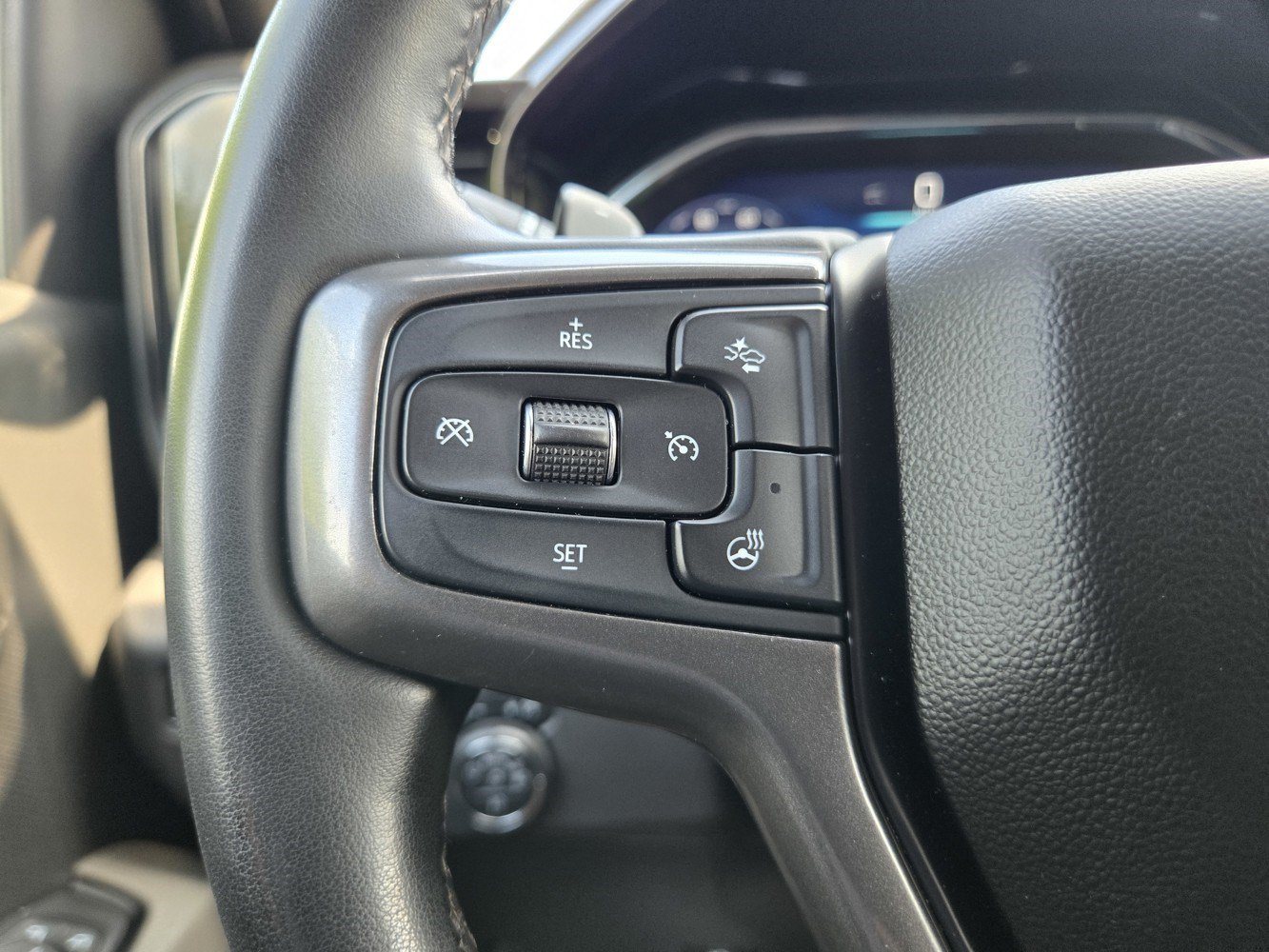 Used 2023 Chevrolet Silverado 1500 ZR2 w/ Technology Package AWD/4WD image 18