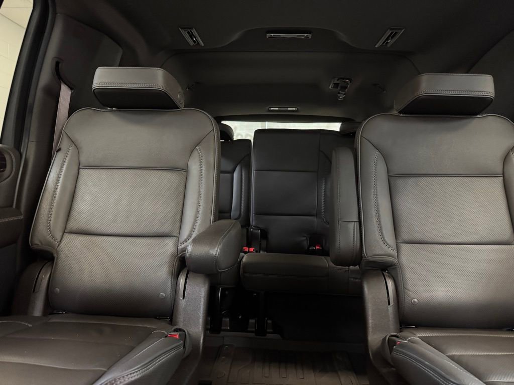 Used 2023 GMC Yukon XL Denali w/ Advanced Technology Package AWD/4WD image 14