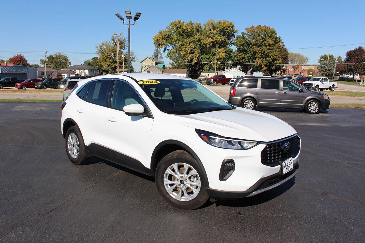Used 2023 Ford Escape Active w/ Tech Pack #2 image 3