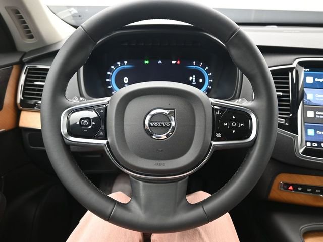 Used 2024 Volvo XC90 B5 Plus w/ Protection Package Premier image 23