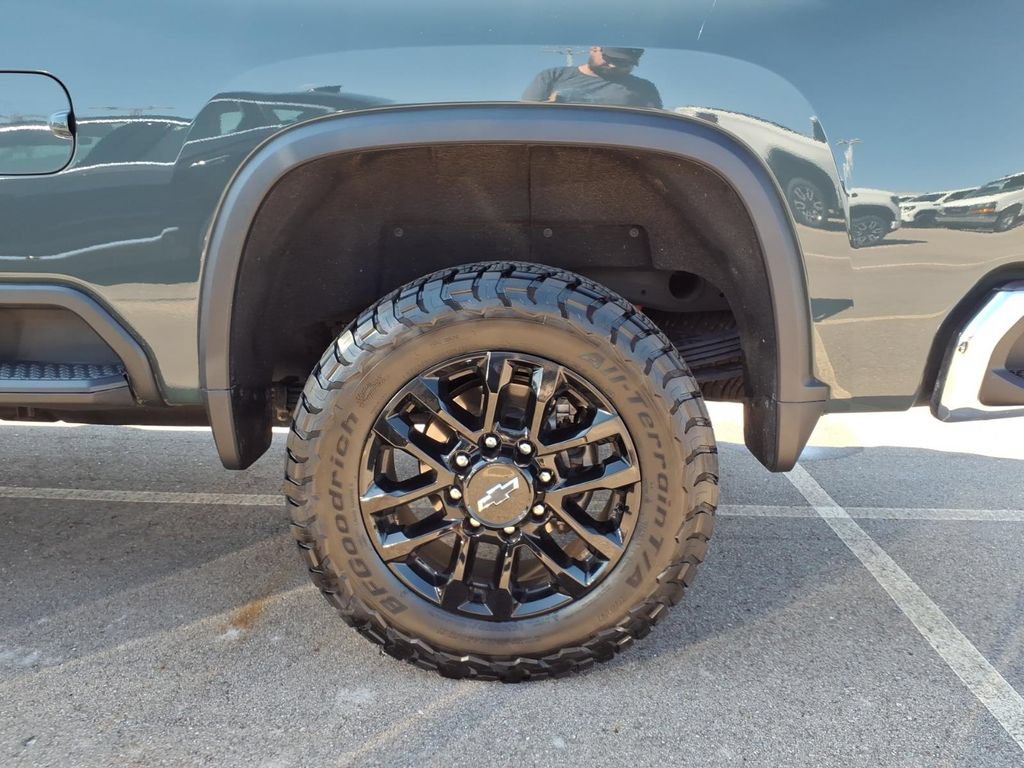 Used 2025 Chevrolet Silverado 2500 LTZ w/ LTZ Convenience Package AWD/4WD image 21