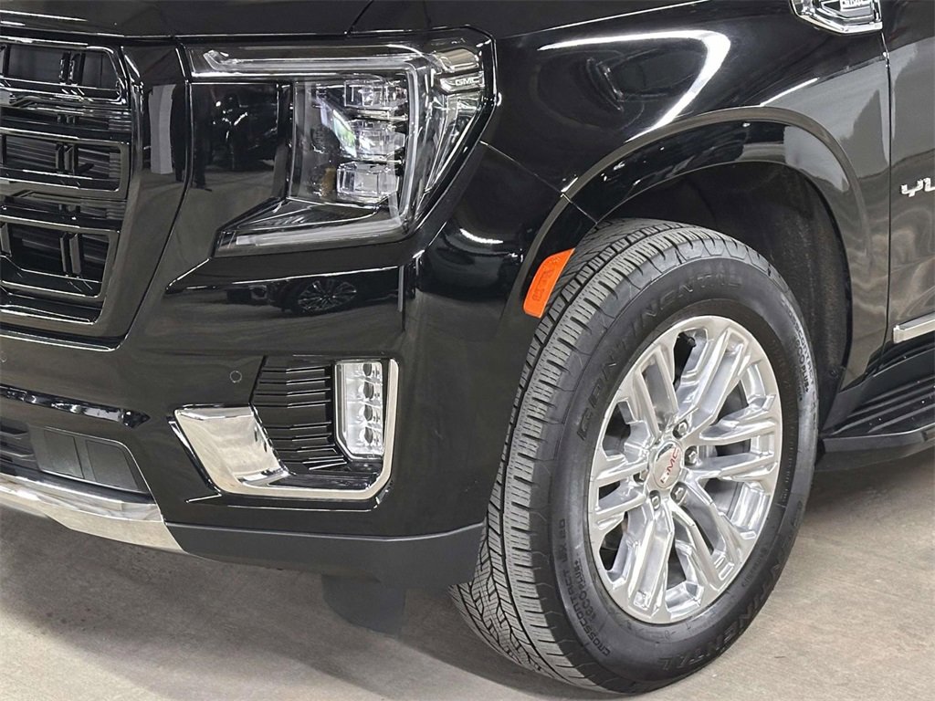 Used 2024 GMC Yukon SLT w/ SLT Luxury Package image 9