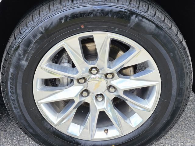 Used 2023 Chevrolet Suburban Premier image 9