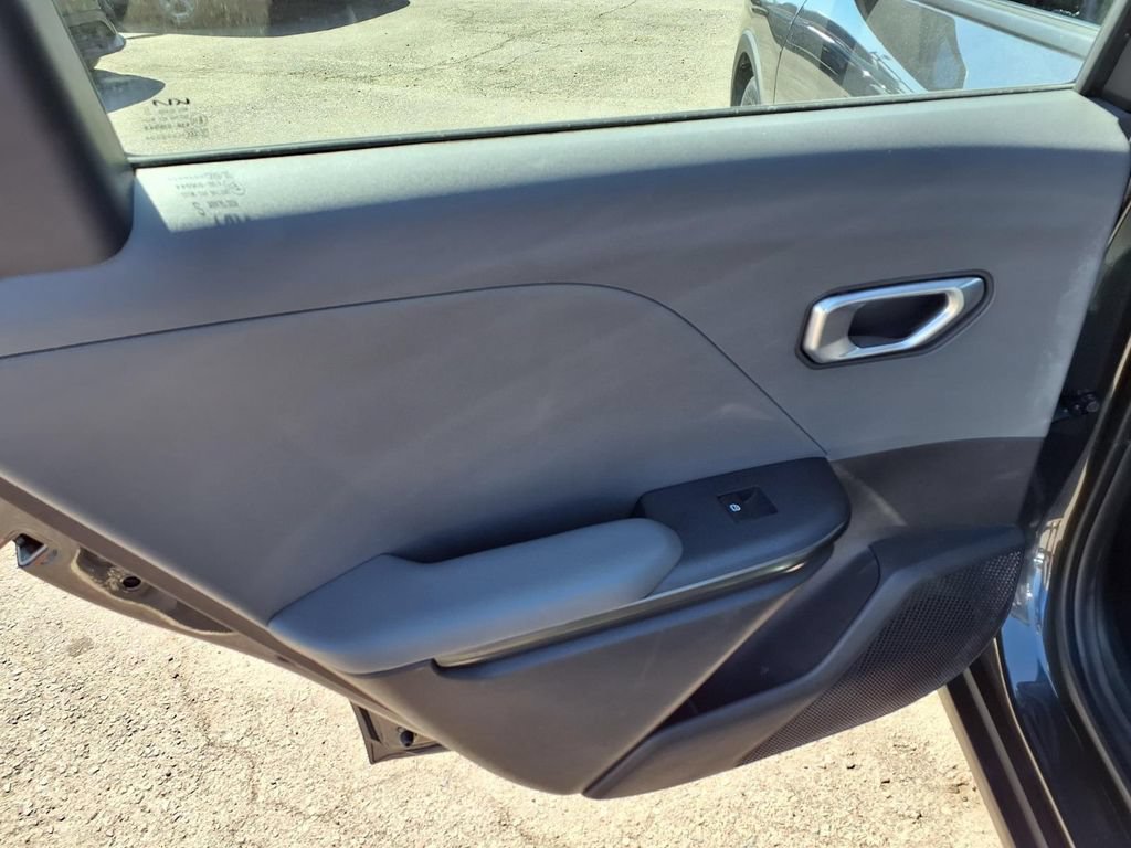 Used 2025 Kia K4 FWD image 24