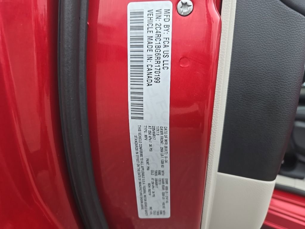 Used 2024 Chrysler Pacifica Touring-L image 11