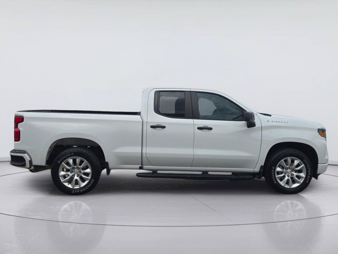 Used 2024 Chevrolet Silverado 1500 Custom RWD image 6