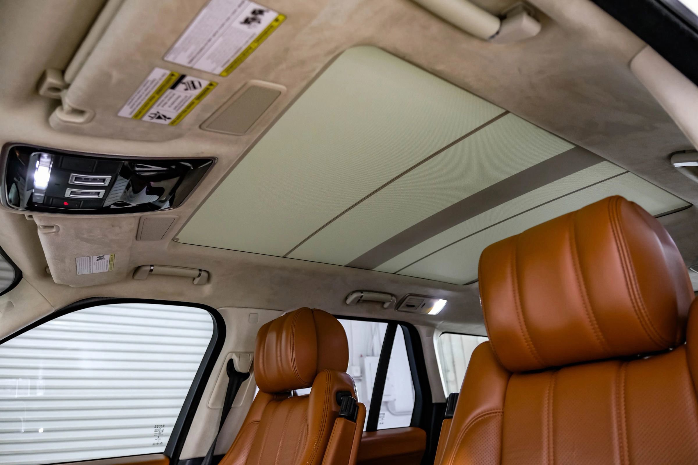 Used 2016 Land Rover Range Rover Autobiography image 29