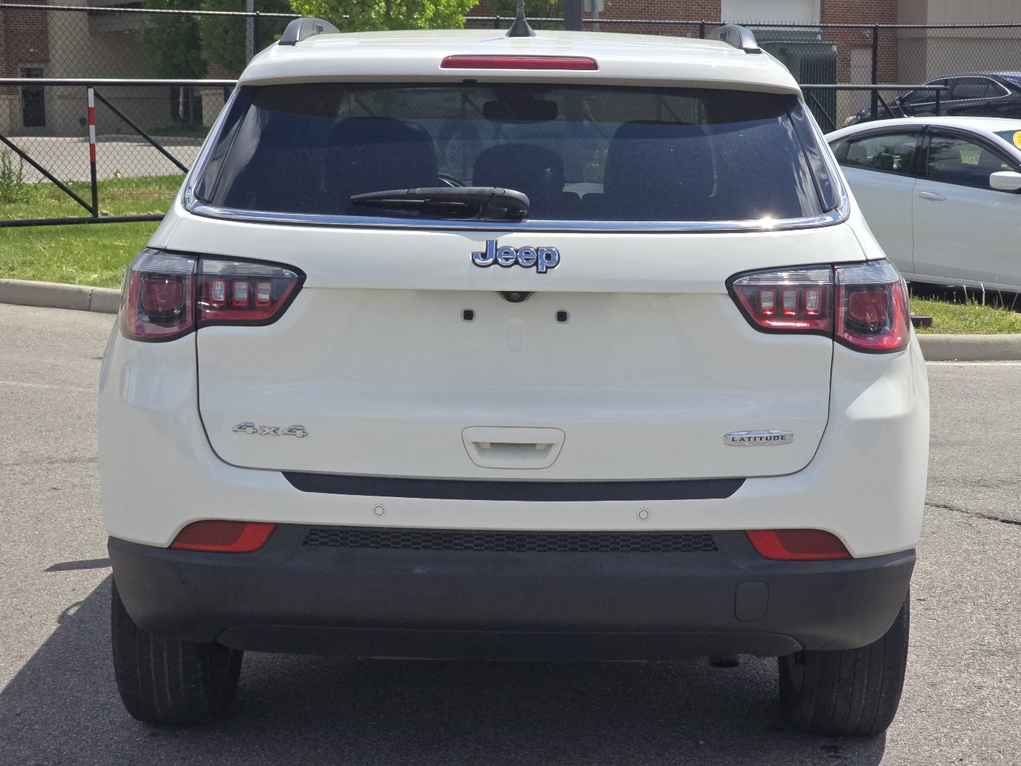 Used 2018 Jeep Compass Latitude w/ Popular Equipment Group AWD/4WD image 14