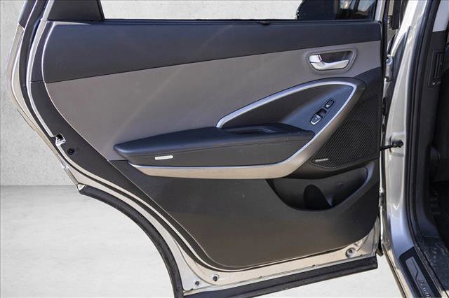 Used 2014 Hyundai Santa Fe GLS image 23
