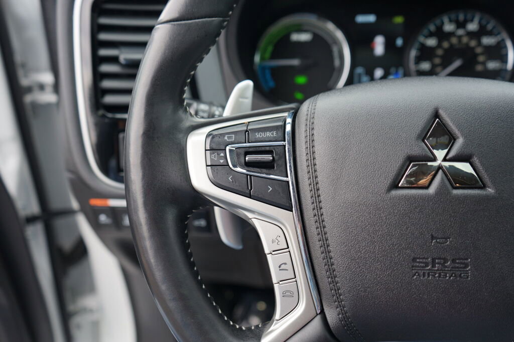 Used 2020 Mitsubishi Outlander GT image 25