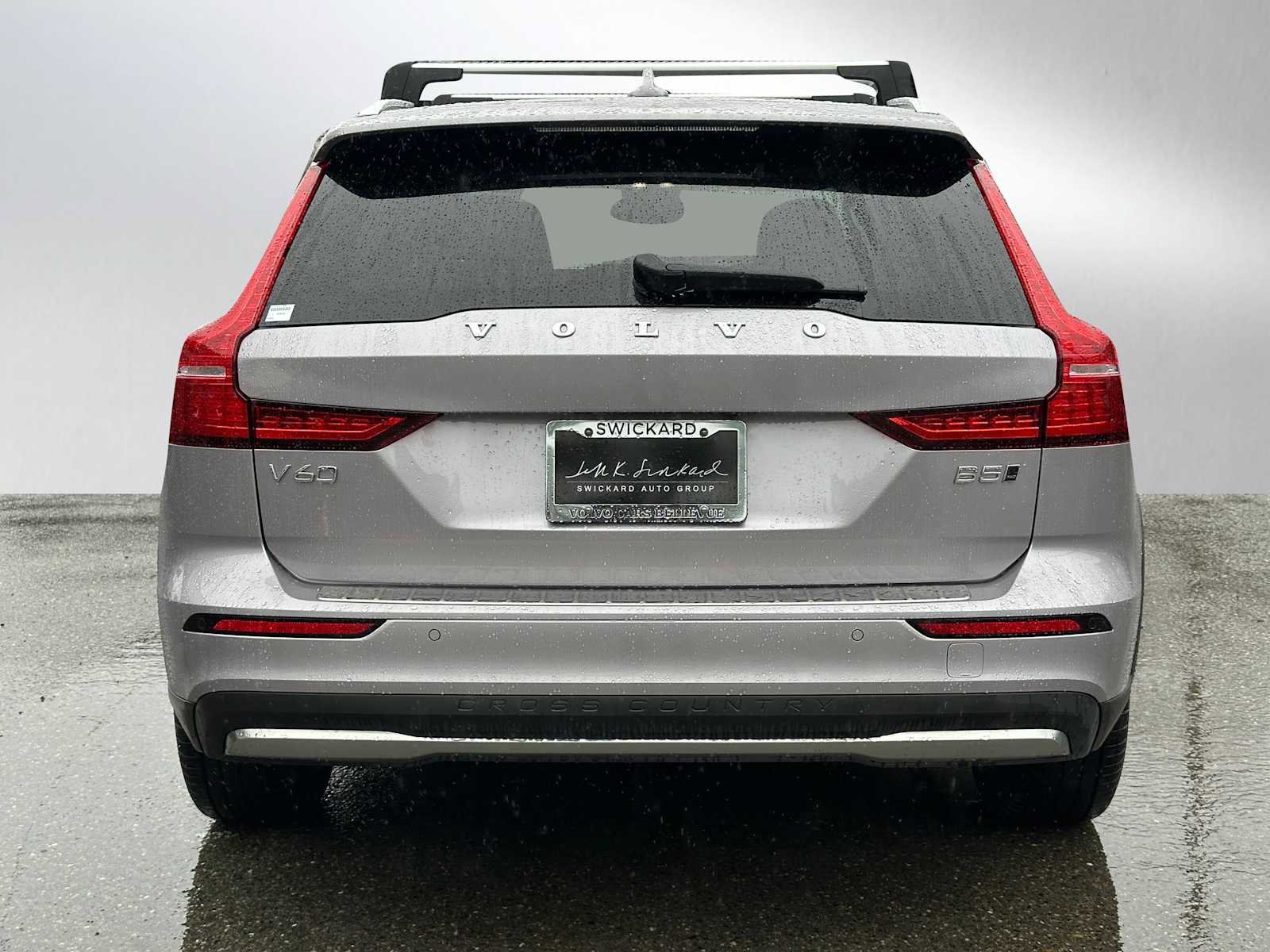 Used 2026 Volvo V60 B5 Cross Country Plus w/ Climate Package AWD/4WD image 4