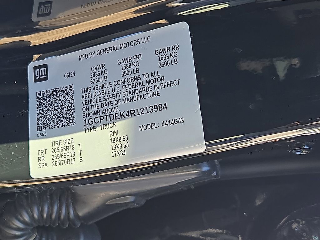 Used 2024 Chevrolet Colorado Z71 w/ Z71 Convenience Package 2 image 33