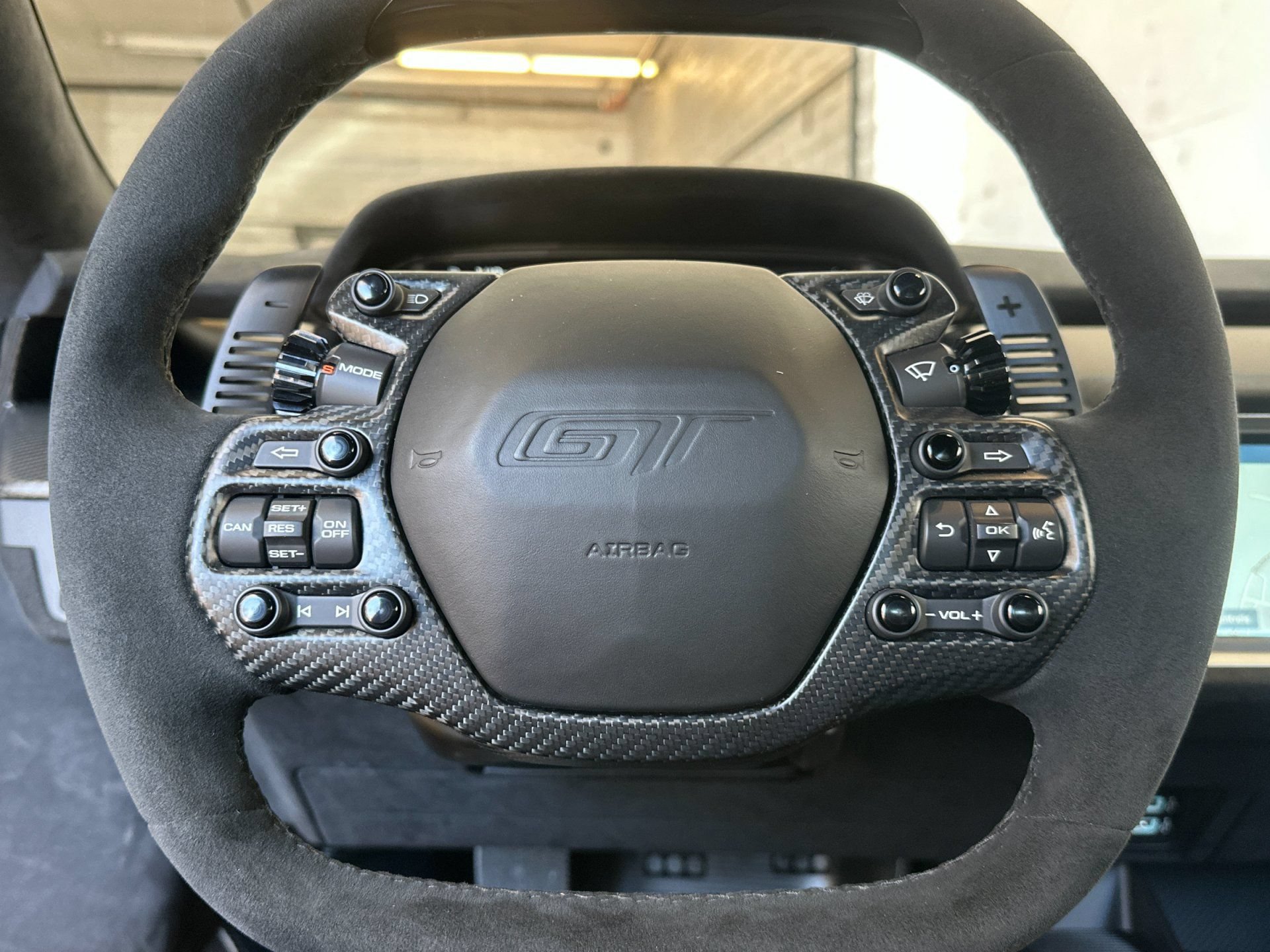 Used 2022 Ford GT RWD image 24