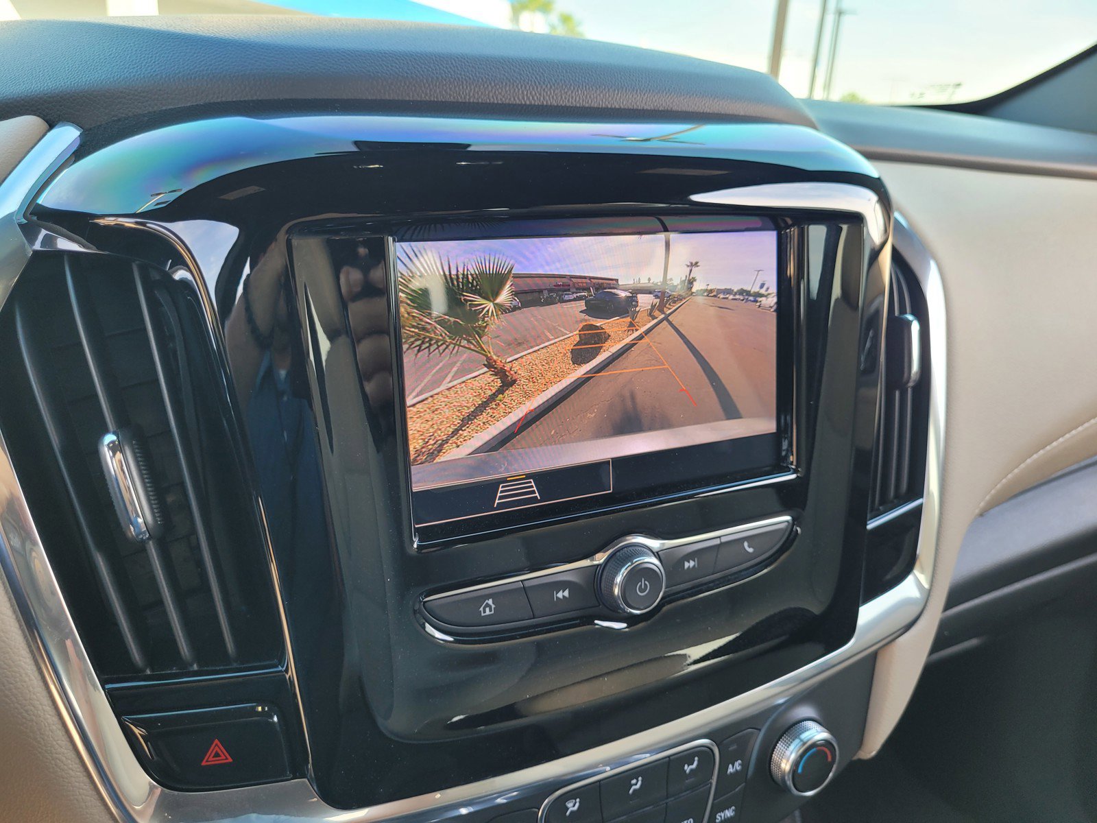 Used 2023 Chevrolet Traverse LS image 17