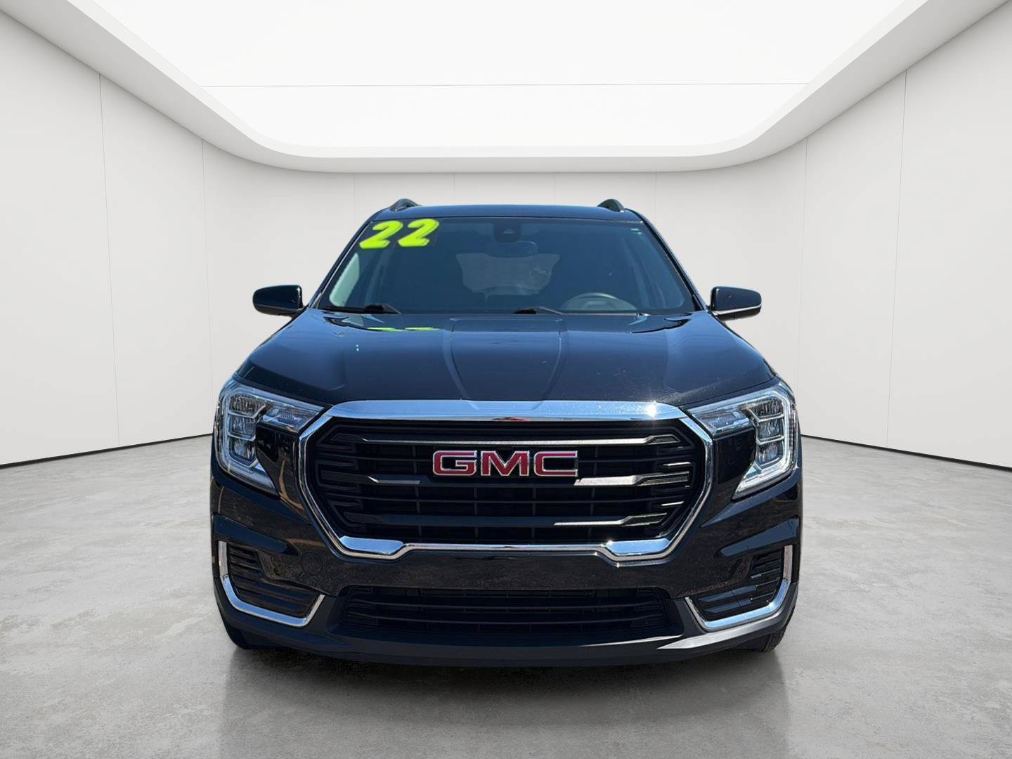 Used 2022 GMC Terrain SLE w/ Driver Convenience Package FWD image 2